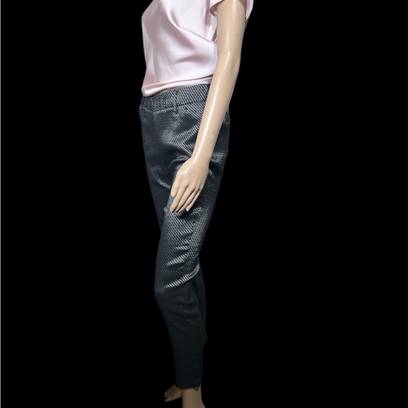 CATO FASHIONS - Contemporary Metallic Pattern Cigarette Pants - Size 2 - Picture 5 of 7